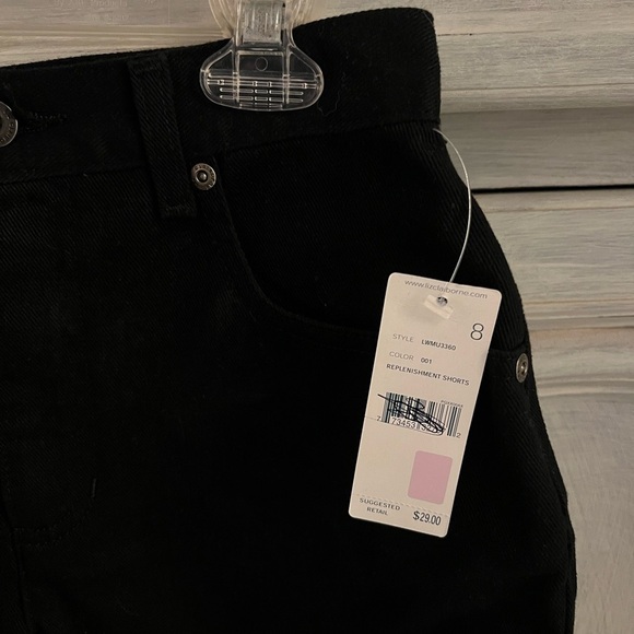 Vintage 90’s Liz Claiborne Black Denim Classic Fit Mom Shorts - Picture 3 of 9